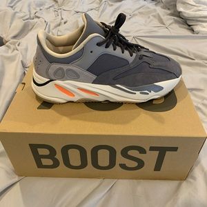 Yeezy Boost 700 Magnet